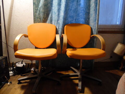 chaises welonde wella orange ;pour salon de coiffure 160 Bourges (18)