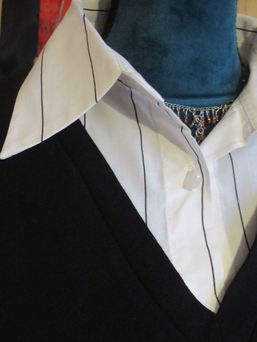 Pull/Chemisier int&eacute;gr&eacute; - Noir et blanc - Yessica Vêtements