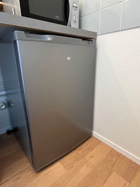 R�frig�rateur Top Essentiel B Argent�, �tat neuf. 180 Saint-Brieuc (22)