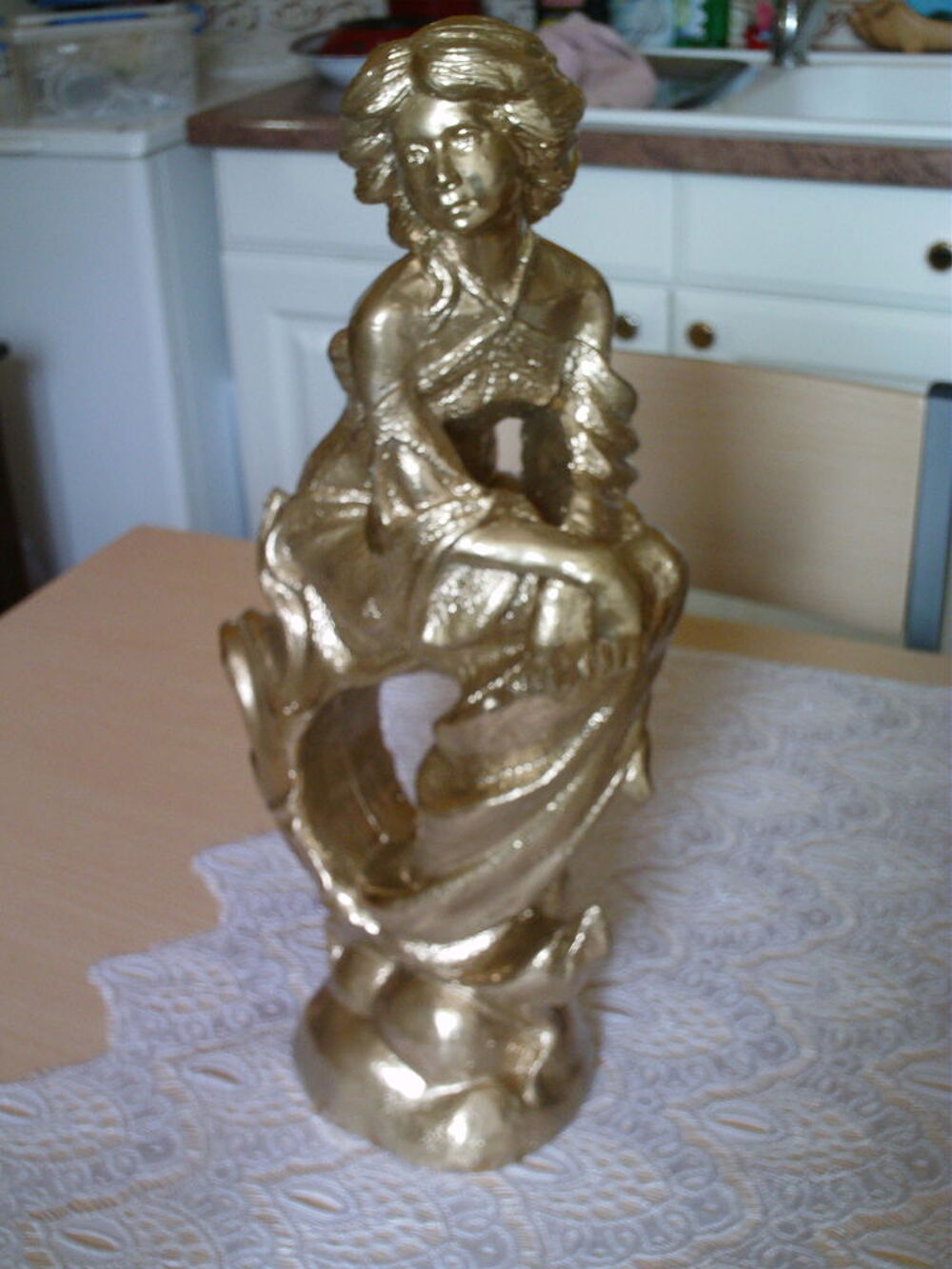 Statue ancienne femme en pierre dor&eacute; or fin N&deg;790 Décoration