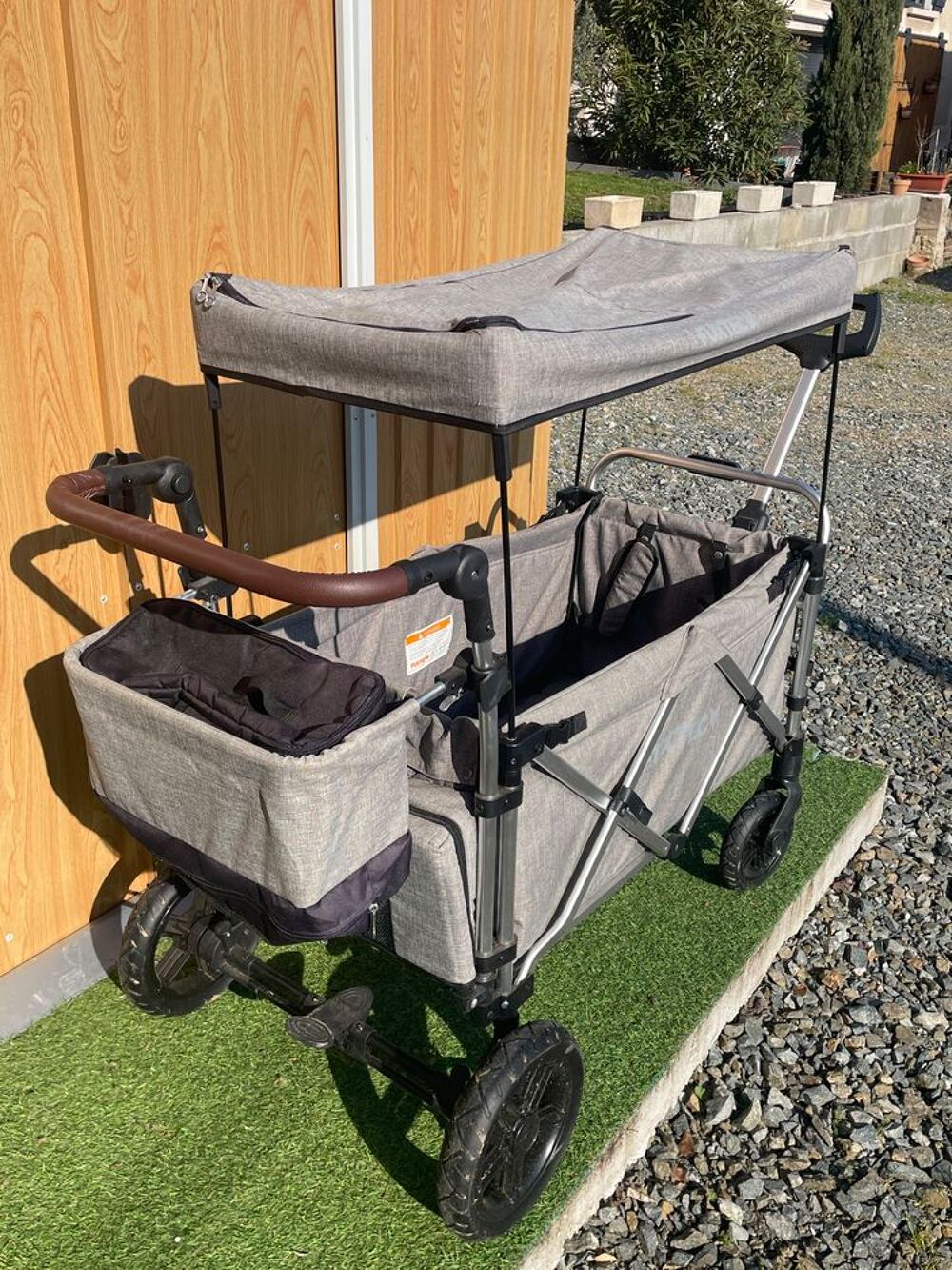 Poussette 4 places Mobilier enfants