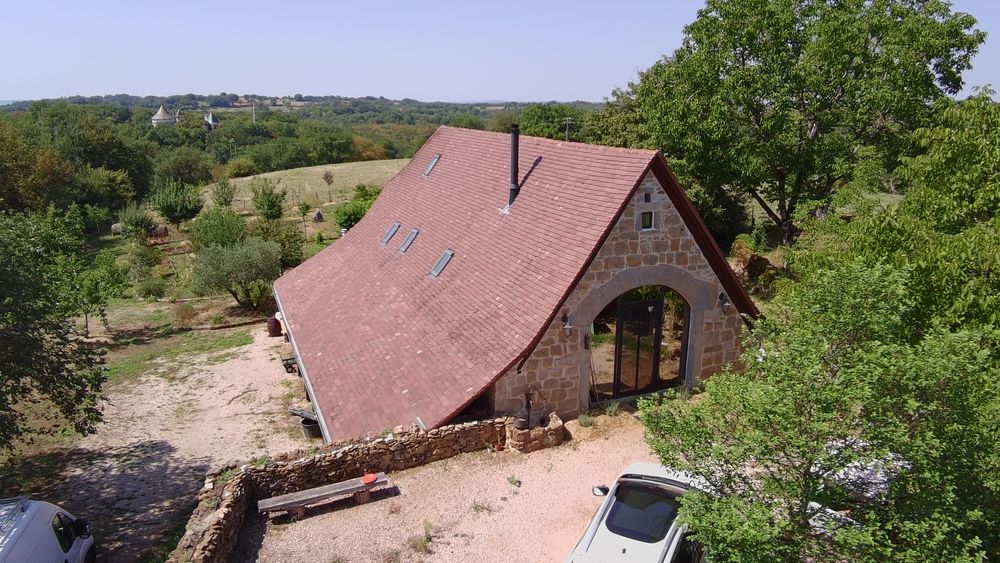 Vente Maison Grange entièrement rénovée 136 m2 terrain arboré de 3100m2 Saignes