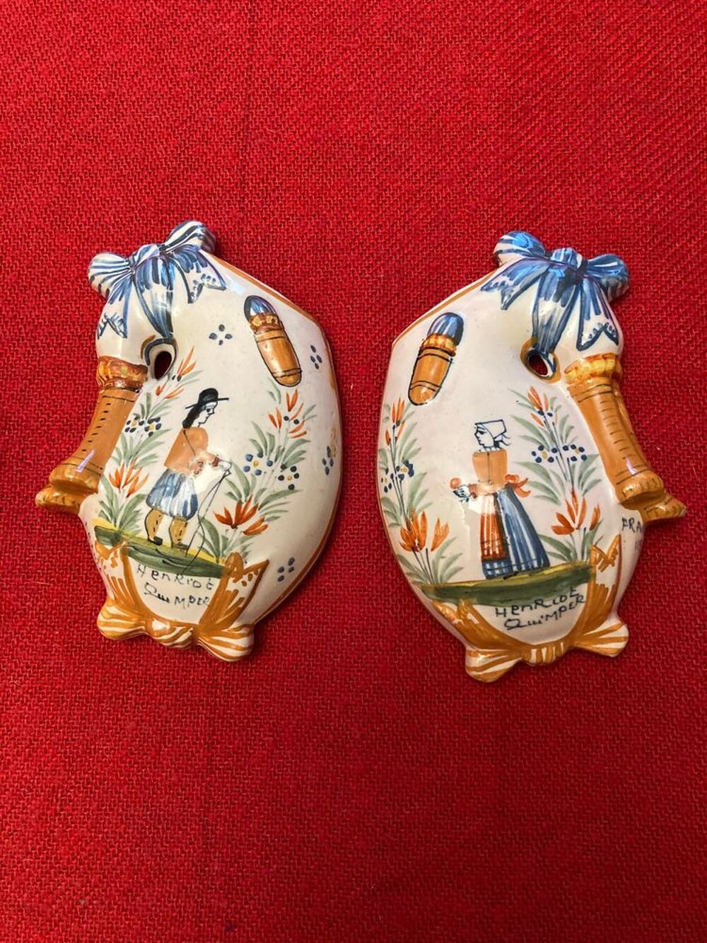 Bouqueti&egrave;res biniou (couple) en fa&iuml;ence Henriot Quimper Décoration