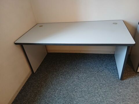 robuste bureau 160x80 30mm d'�paisseur et un caisson 80x50 40 Le Pontet (84)