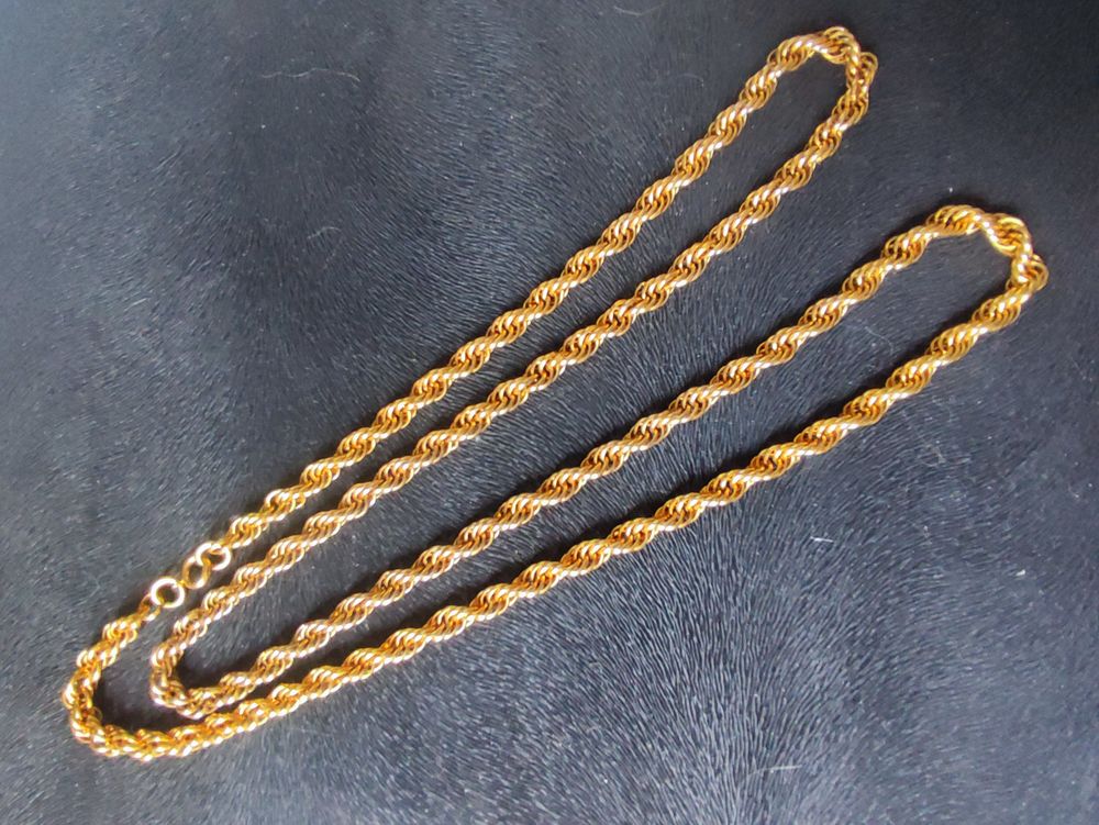 Collier dor&eacute; maille torsad&eacute;e Bijoux et montres