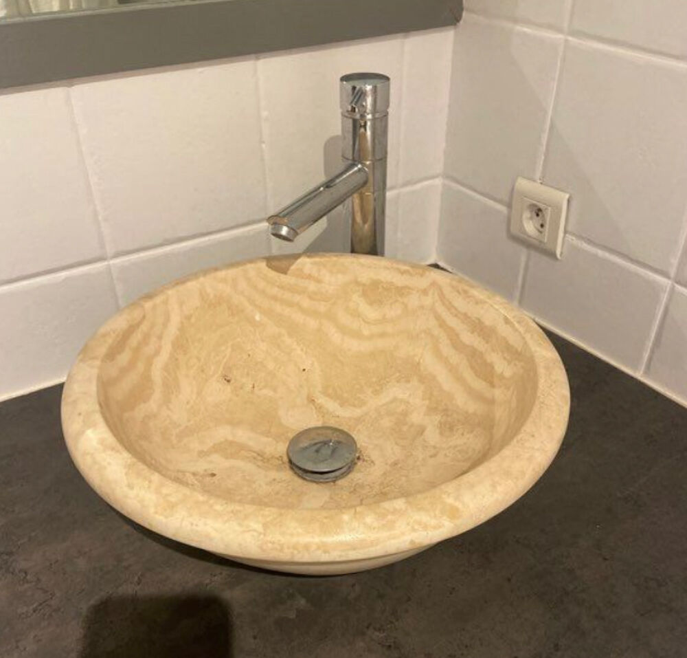 meuble salle de bain ,2 vasques , robinet et miroir Meubles