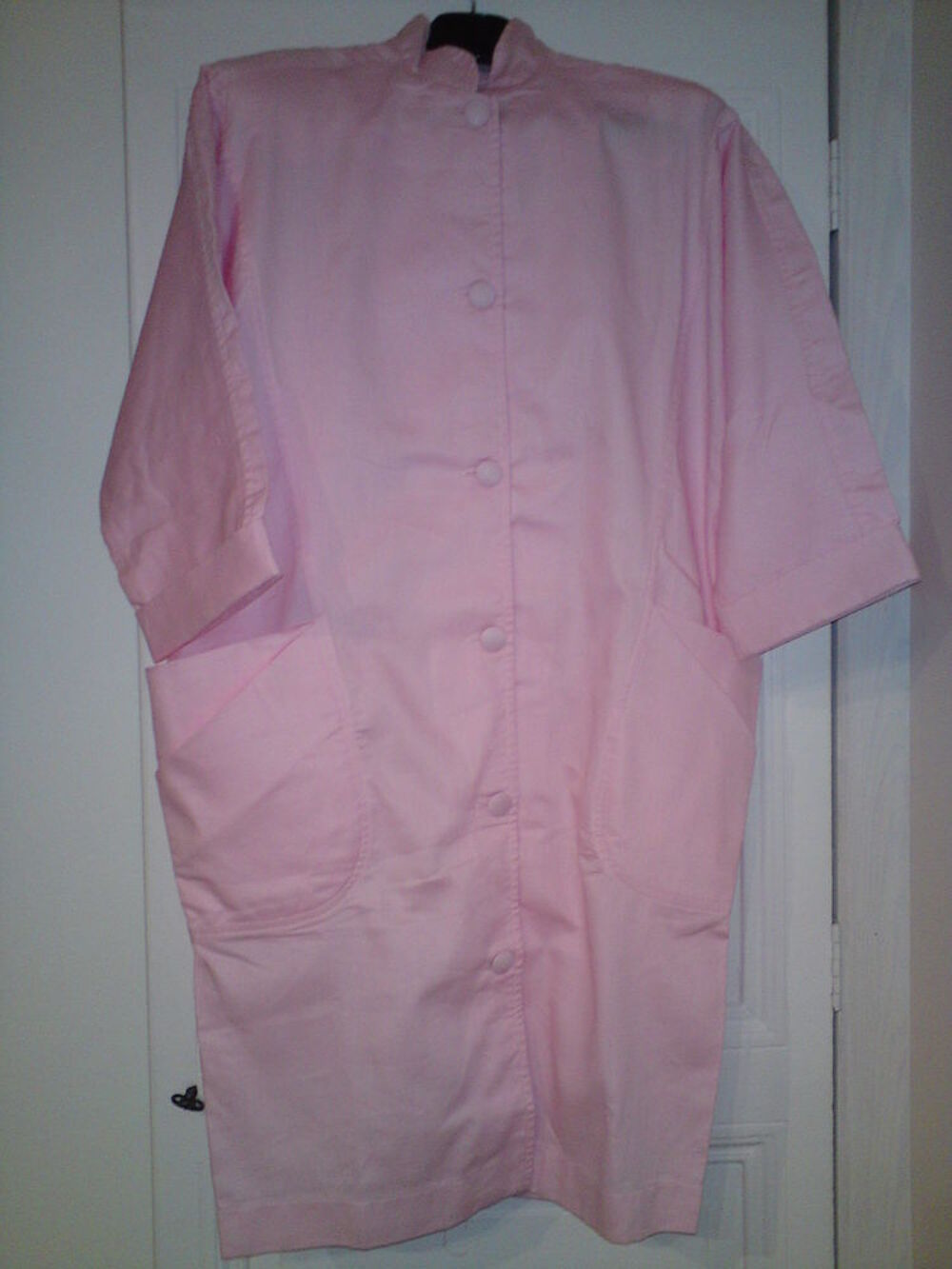 Blouses (2) pour esth&eacute;ticienne ou coiffeuse Vêtements