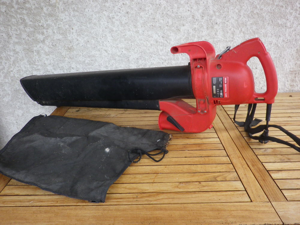 Aspirateur souffleur de feuilles &eacute;lectrique Jardin
