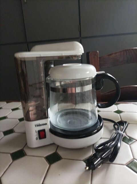 Cafetière a café  6 tasses Fonctionnement que  12 volts 25 Cormelles-le-Royal (14)