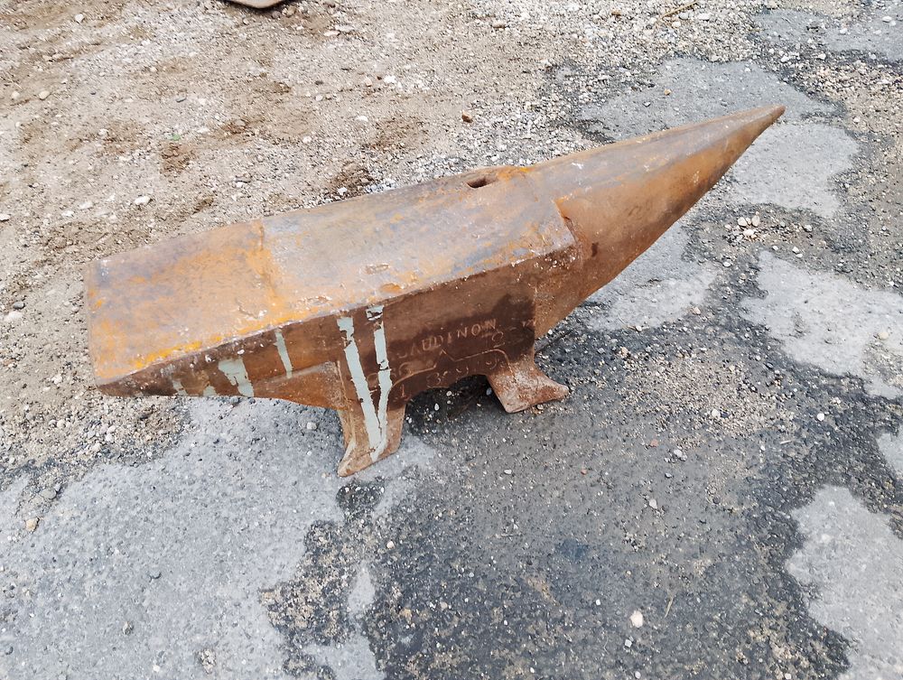 CLAUDINON enclume marechal 126 kg Bricolage