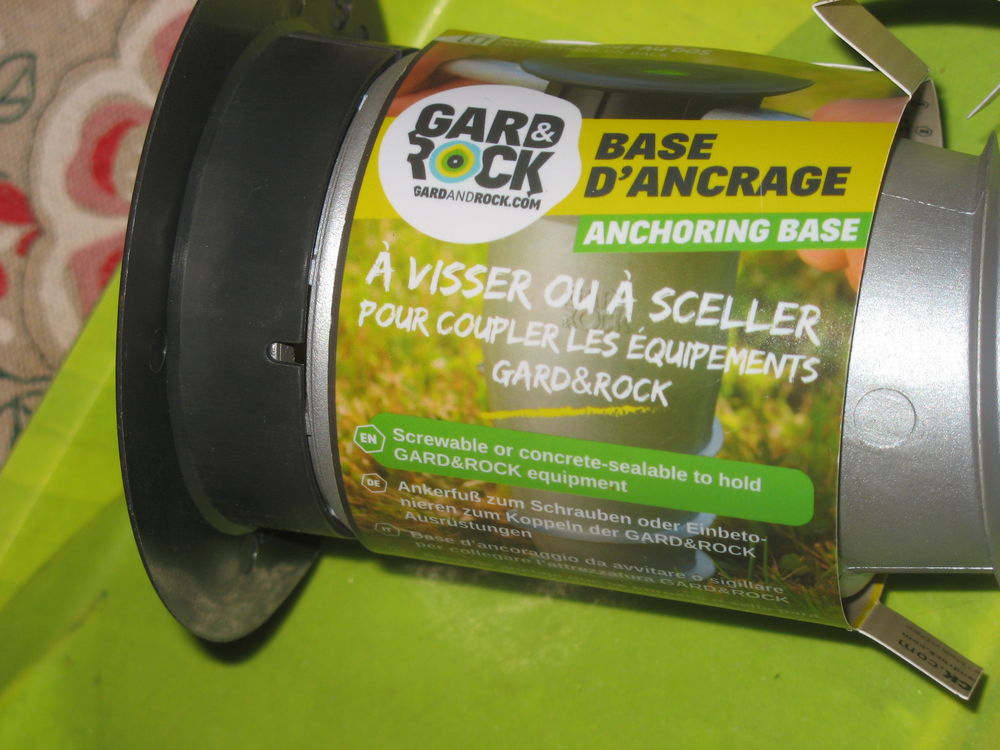Fixation ras du sol pour parasol d&eacute;port&eacute; amovible Jardin