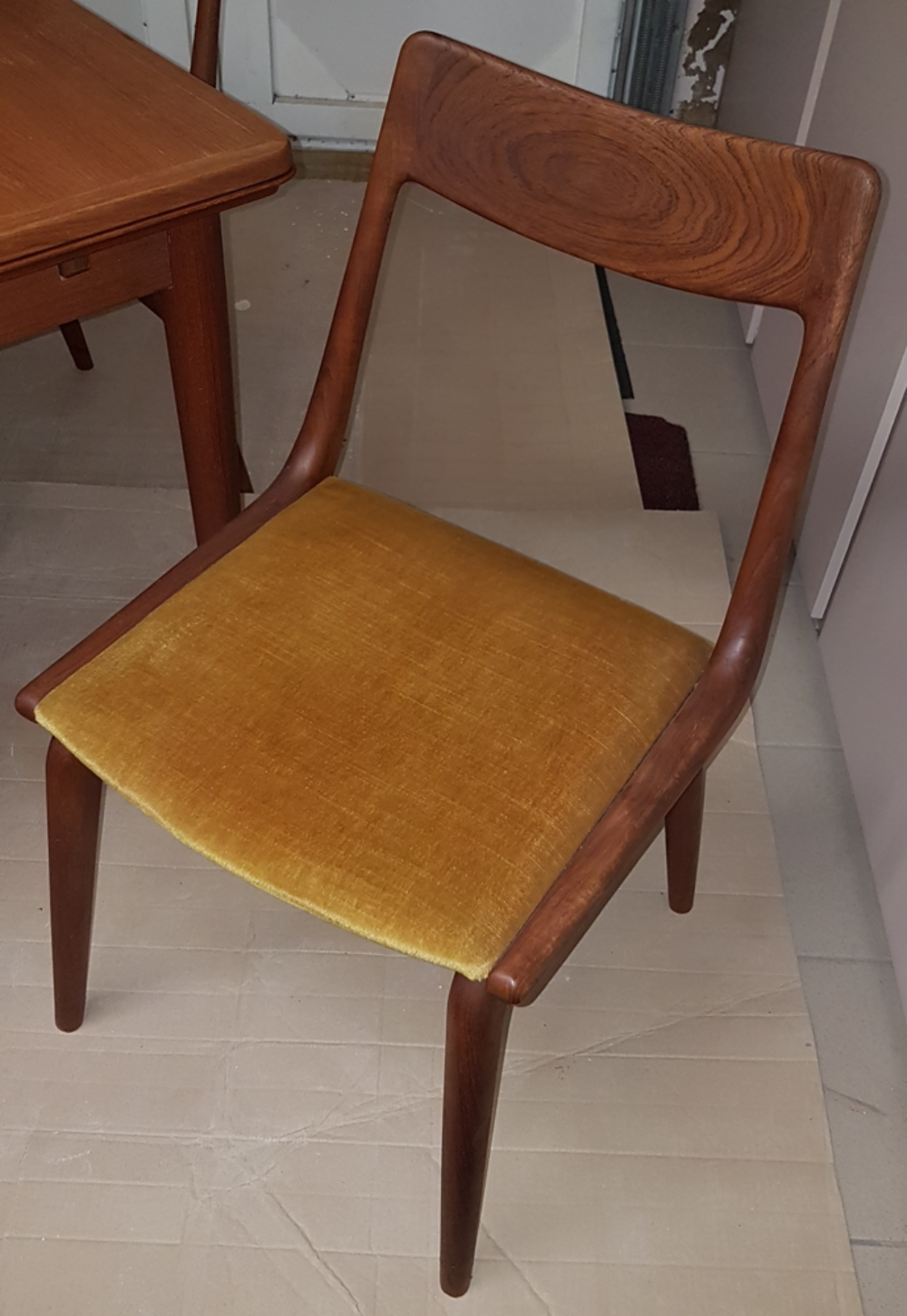Table et chaises salle &agrave; manger Meubles
