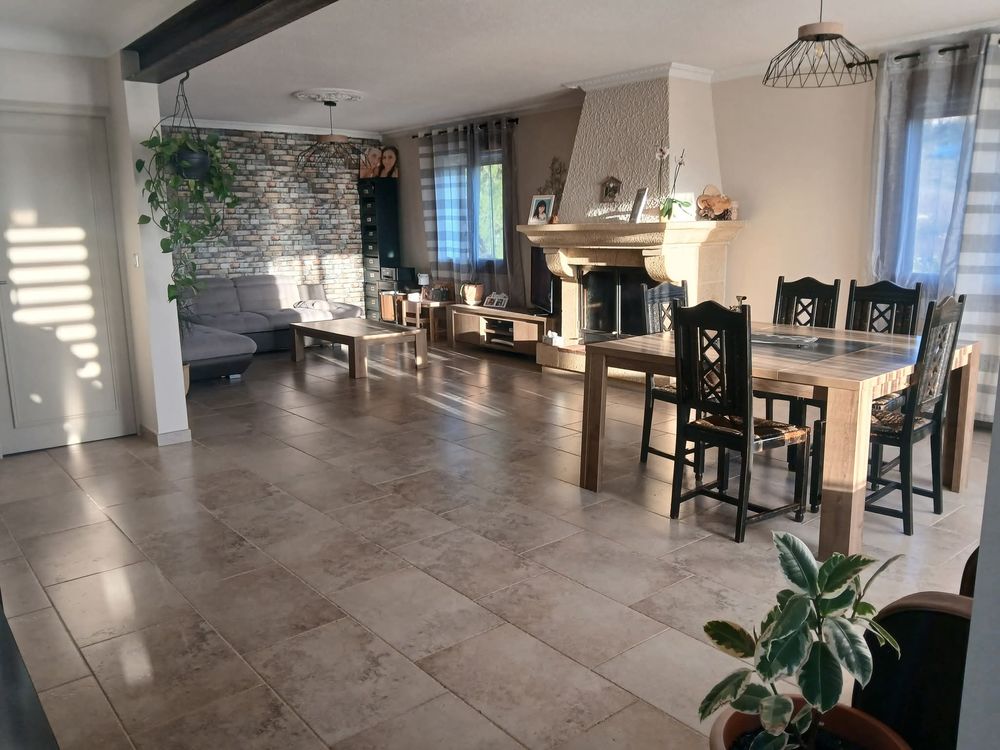 Maison 8 pièces 193 m² · à Saint-Privat-des-Vieux · 193 m² · 350 000 €