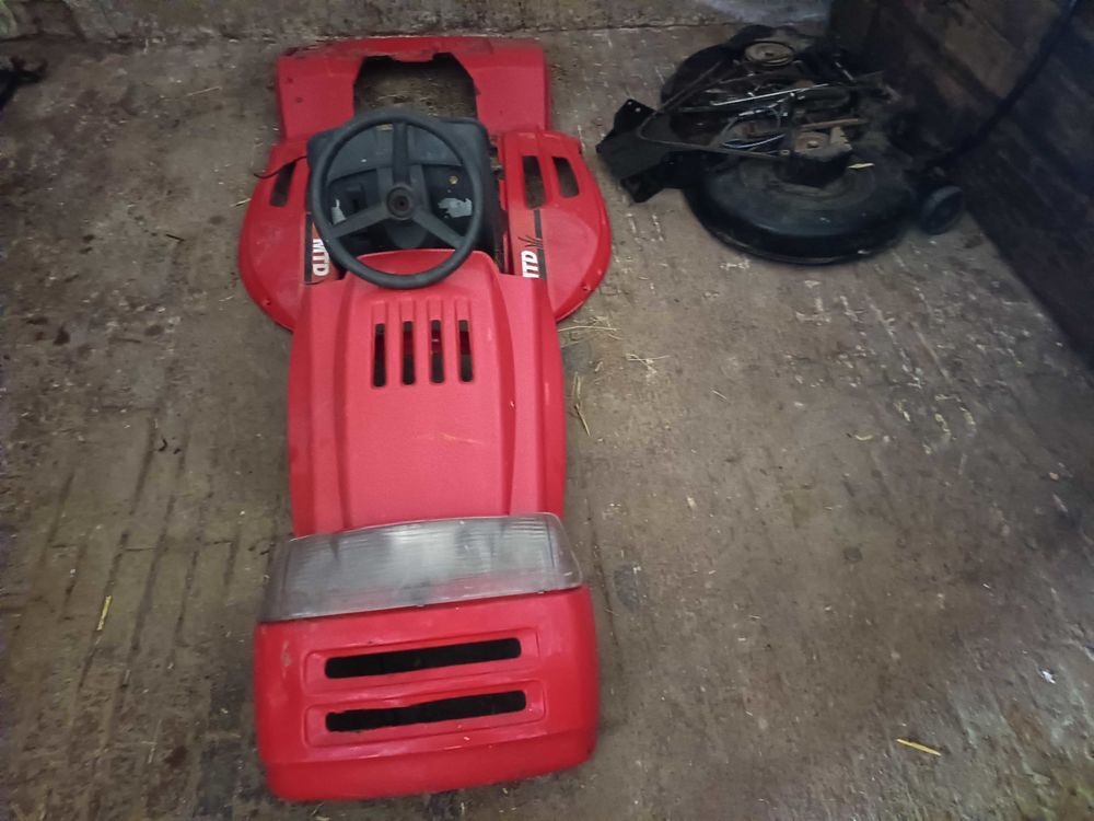 tracteur tondeuse autoport&eacute;e Jardin