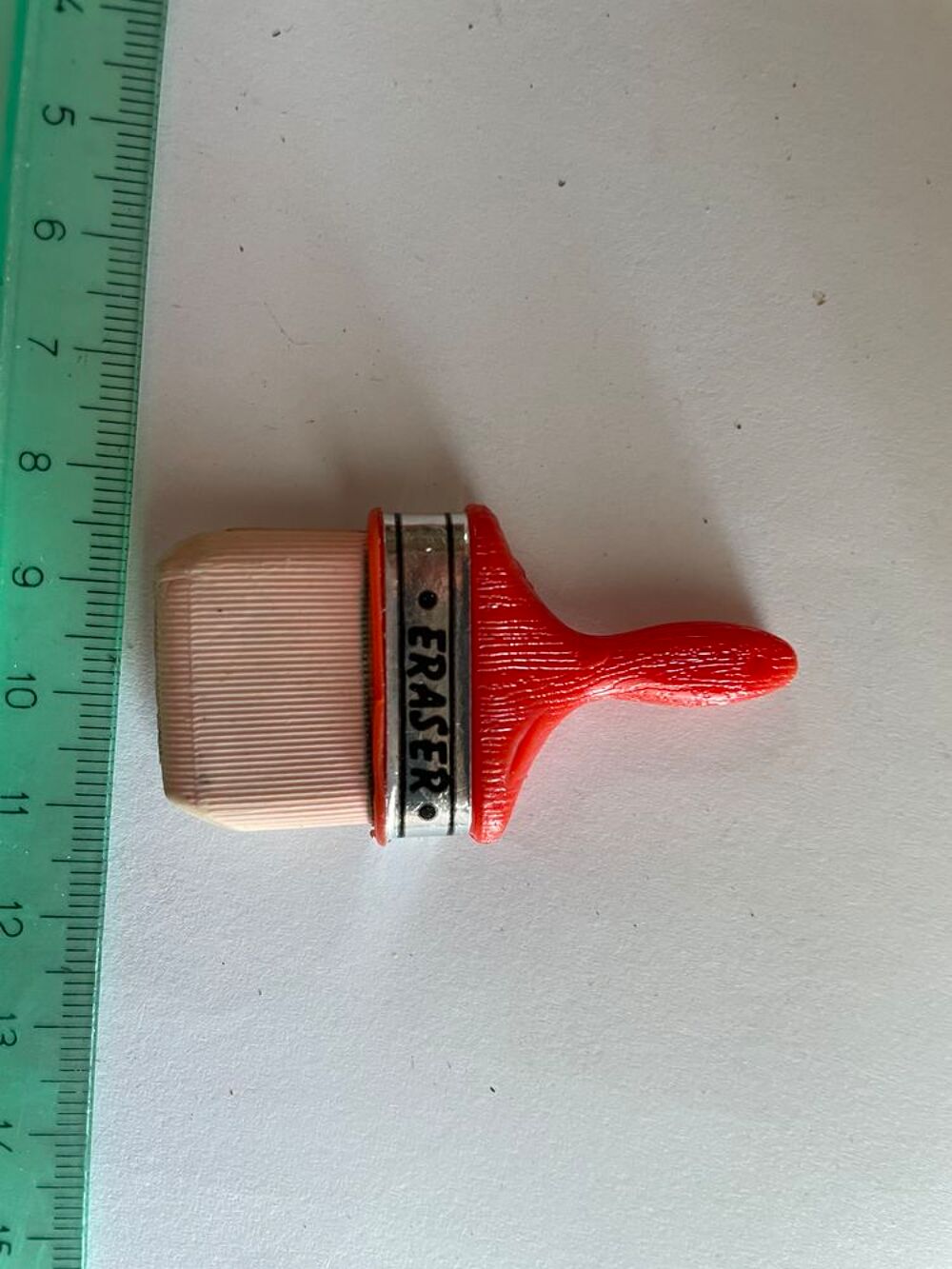 Gomma gomme eraser collection pinceau rouge et blanc 