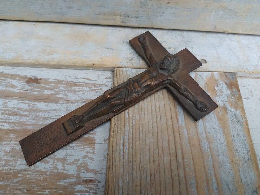 Ancien Crucifix en Bronze Art D&eacute;co 