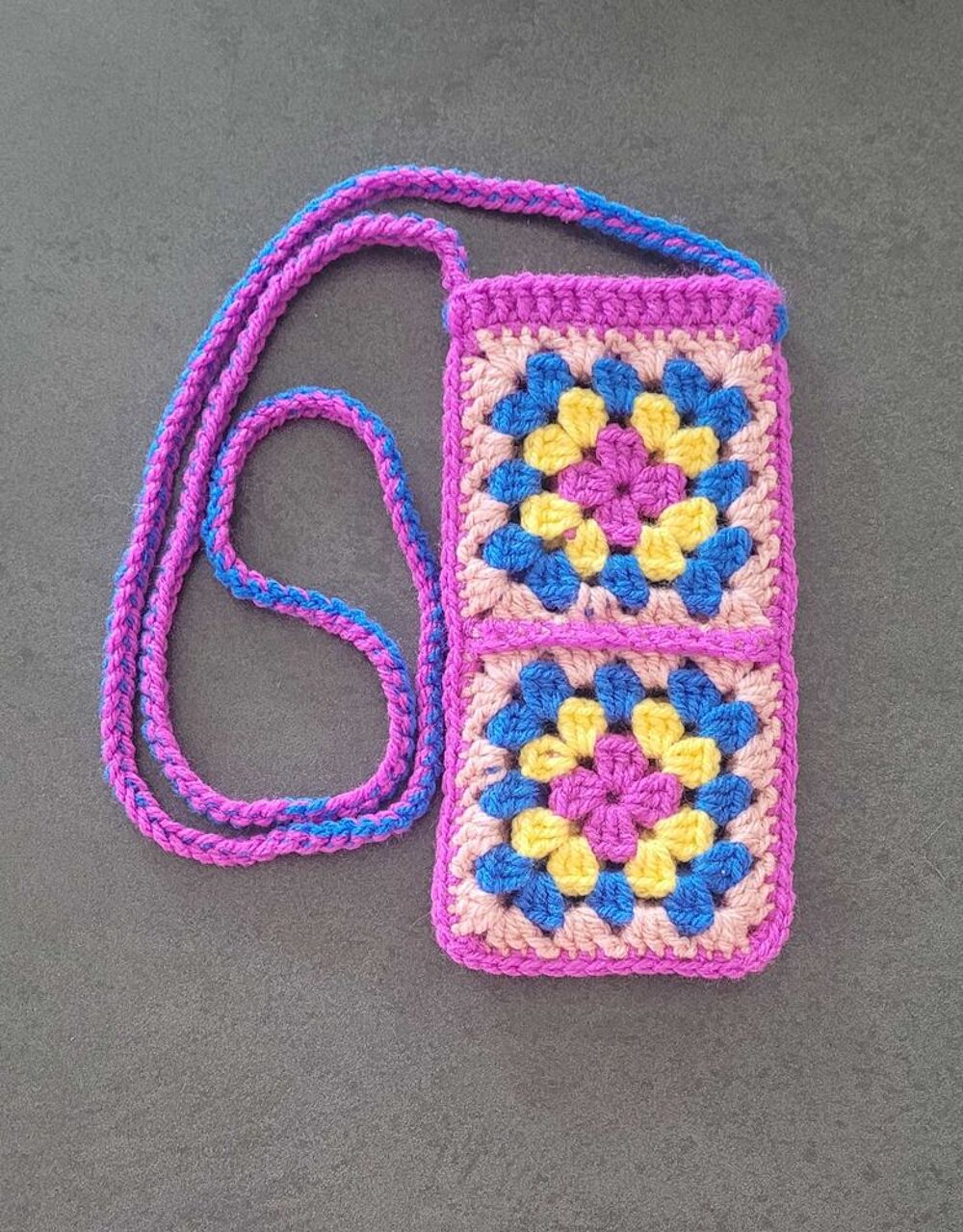 pochette t&eacute;l&eacute;phone Maroquinerie