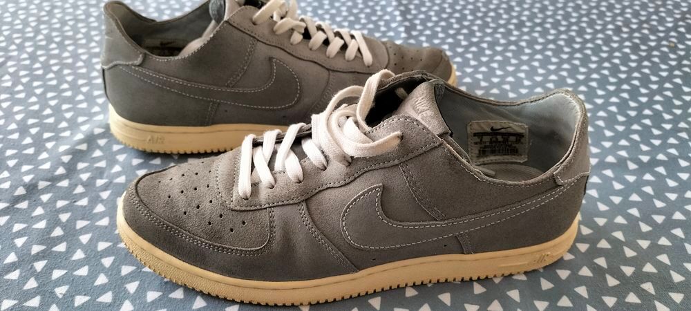 BASKETS NIKE AIR TAILLE 40 Chaussures