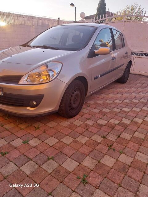 Renault clio iii 1.5 dCi 86 CV 225000 km ann&eacute;e 200