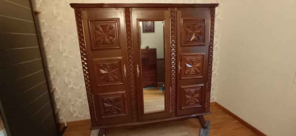 Armoire + chevets Meubles