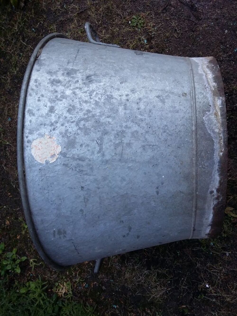 ancien bac ou lessiveuse en zinc Jardin