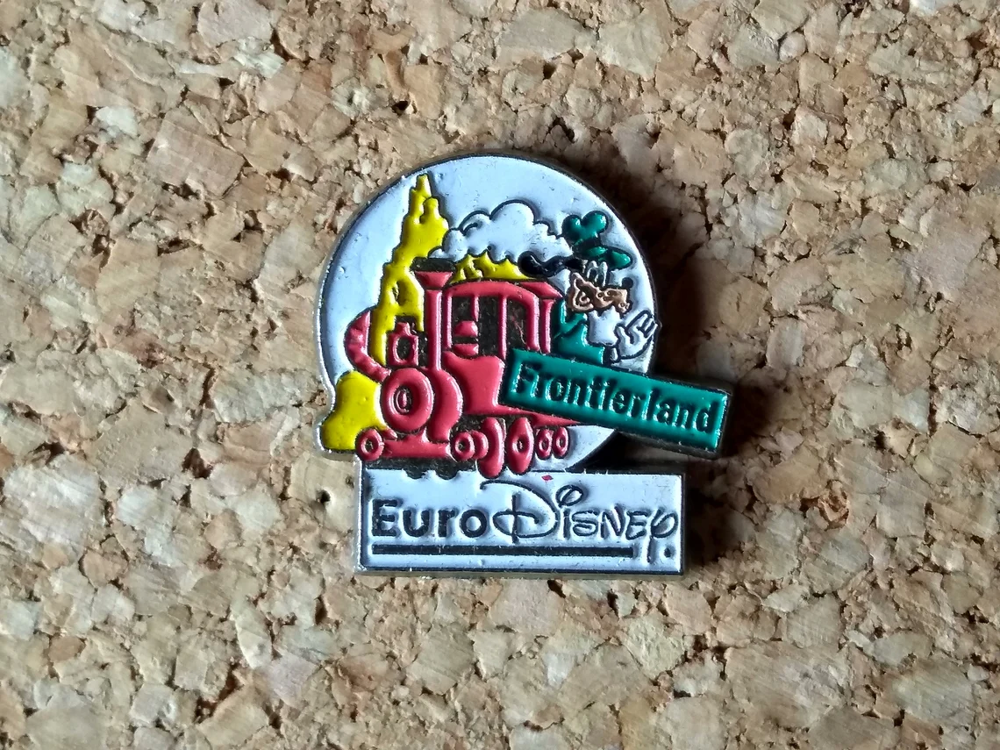 Pin's Euro Disney vintage Décoration