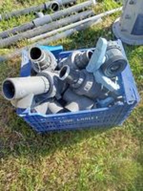   lot de vannes PVC DN50 avec bouts de tuyaux -raccords 