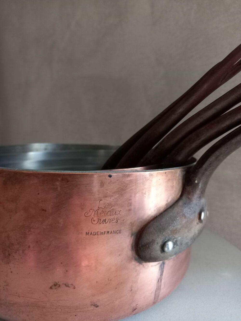 lot casserole en cuivre et fonte Décoration