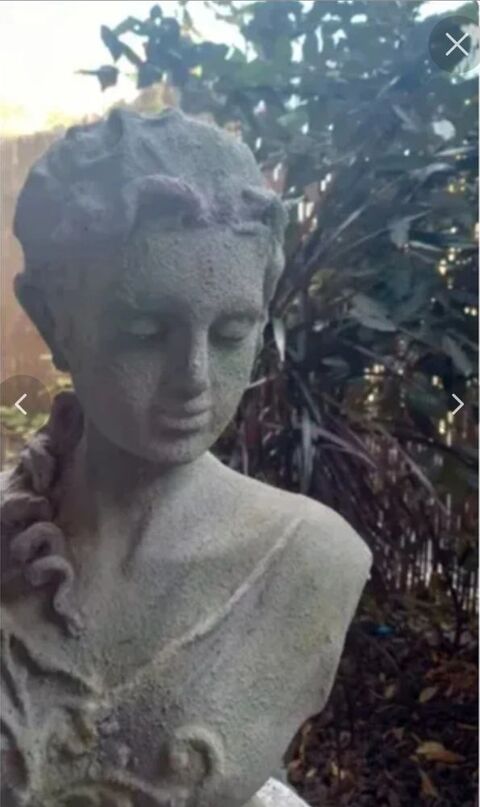 Statue buste femme  130 Sète (34)