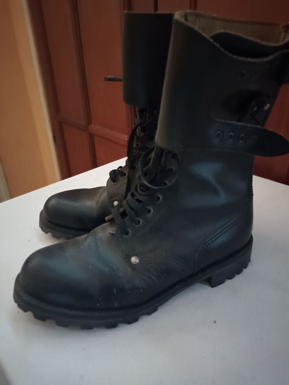 Chaussures de combat RANGERS,taille 43 Chaussures