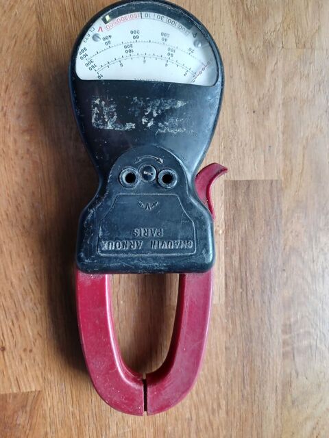 Pince Amp�rem�trique vintage, marque Chauvin Arnoux. 25 Laruscade (33)