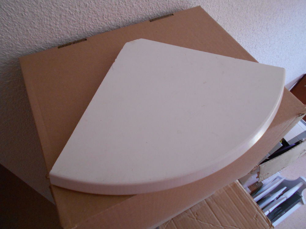 Etag&egrave;re d'angle maurale en bois Bricolage
