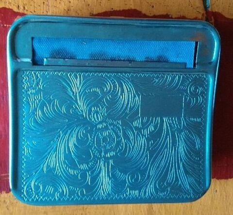 Boites � rouler les cigarettes 10 Beauchamp (95)