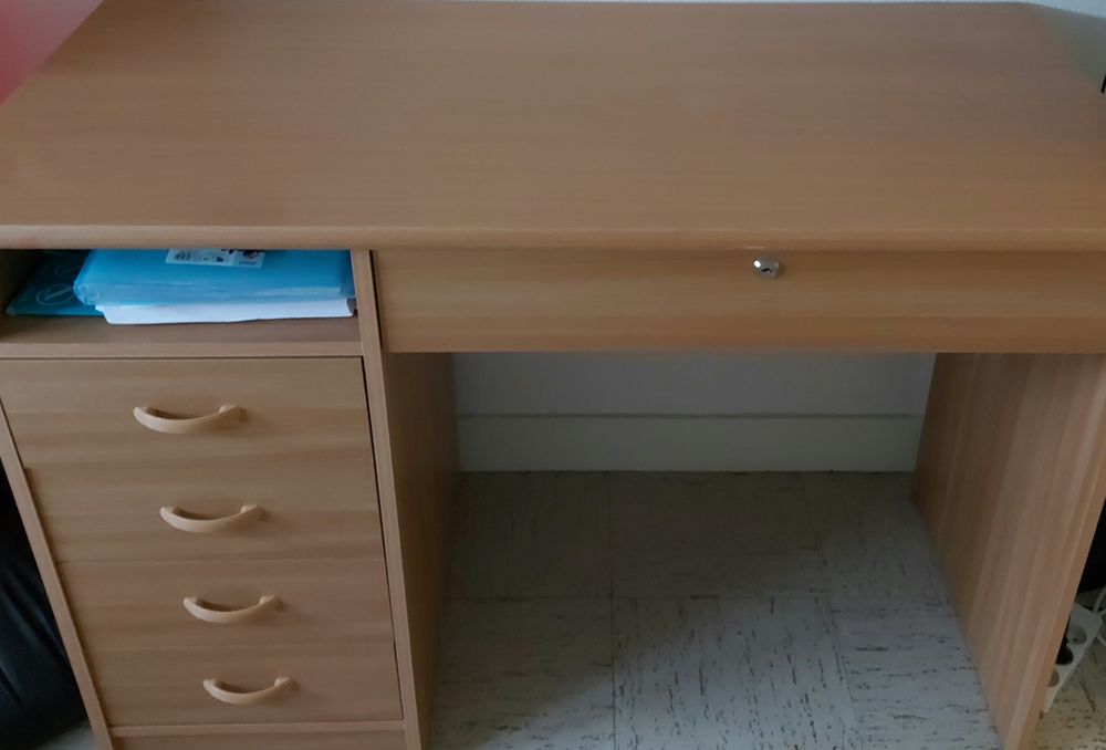 Meuble t&eacute;l&eacute; cuisine fauteuil table chaise r&eacute;frig&eacute;rateur Electroménager