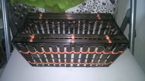 Panire en metal
Neuve
Pour poser un cadeau de Noel , Anni 10 Talange (57)