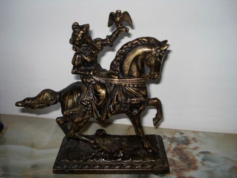 sujet cavalier cheval et aigle Noisy-le-Grand (93)