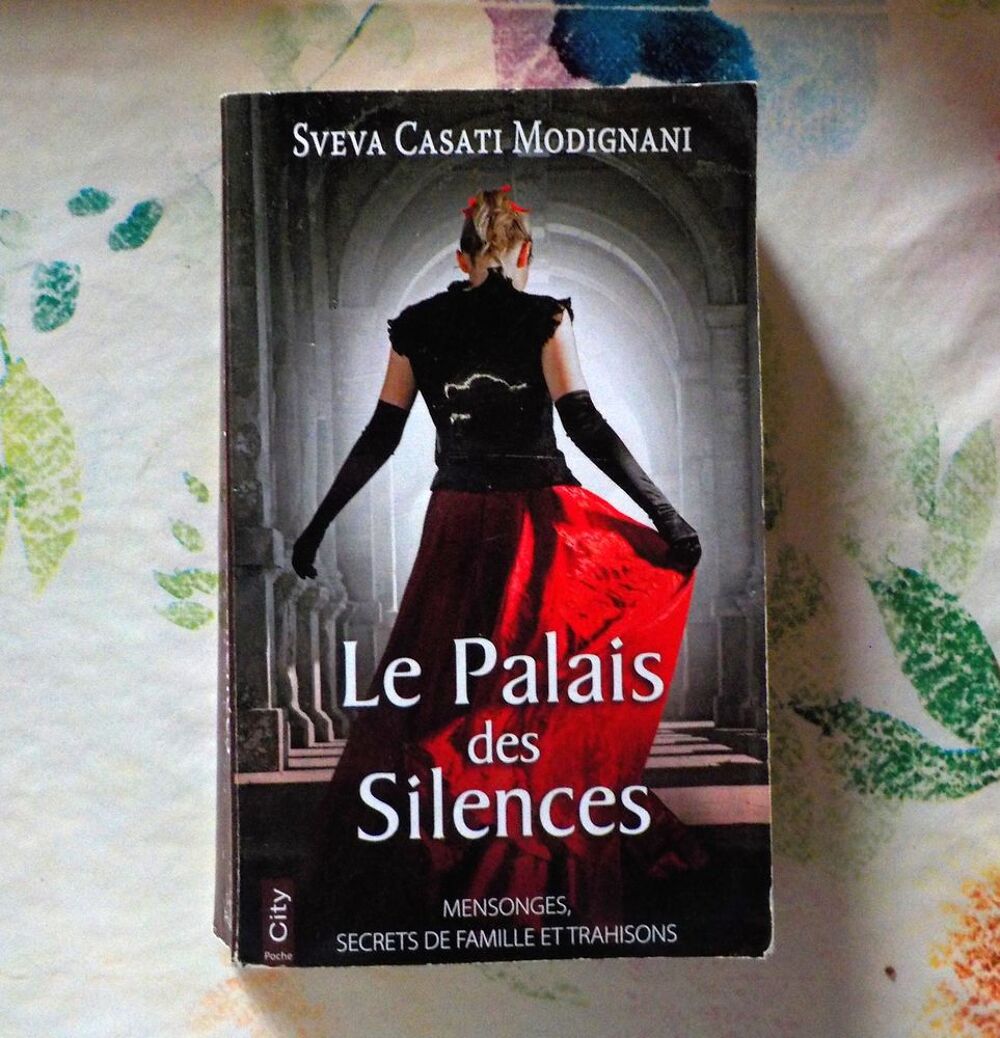LE PALAIS DES SILENCES de Sveva CASATI MODIGNANI City Poche Livres et BD