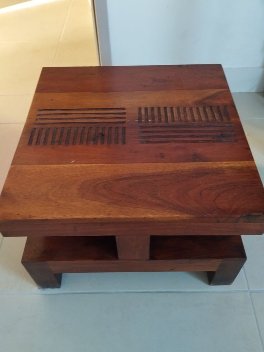 Table basse + bout canap&eacute; 
Meubles
