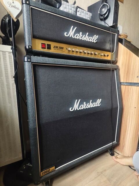 Marshall JCM Baffle + tête
2000 Dual super lead Ampli
DSL100 970 Canteleu (76)