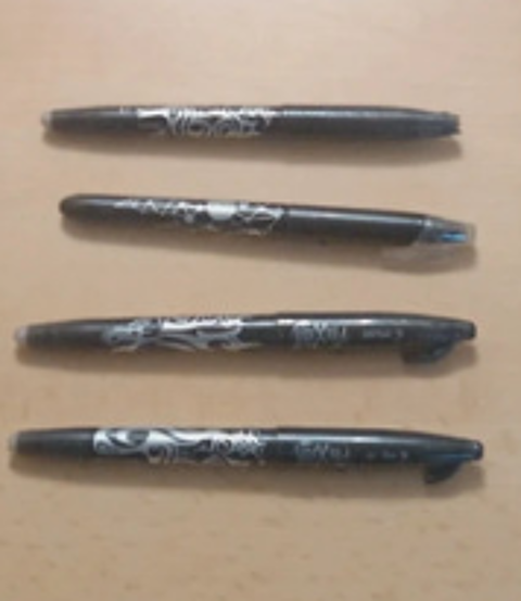 lot  de 4 crayons 8 Poitiers (86)