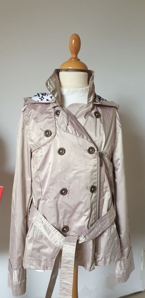 IMPERMEABLE COURT fille de marque CATIMINI 10 ANS 35 Nevers (58)