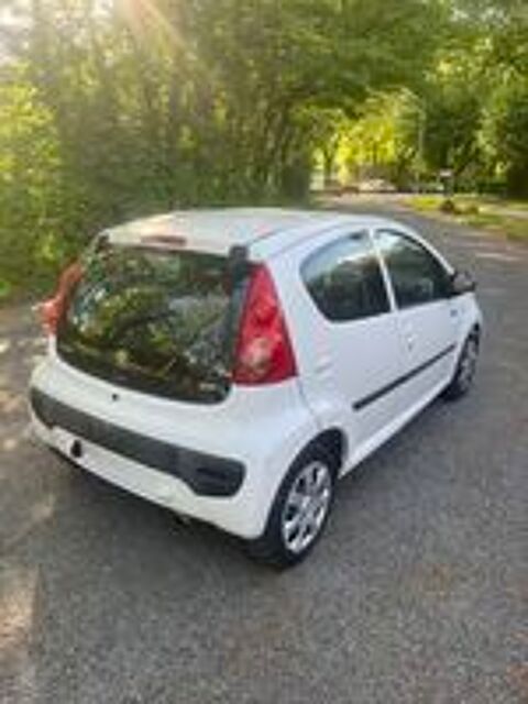 107 1.0e 12V 68ch Urban 2010 occasion 74150 Rumilly