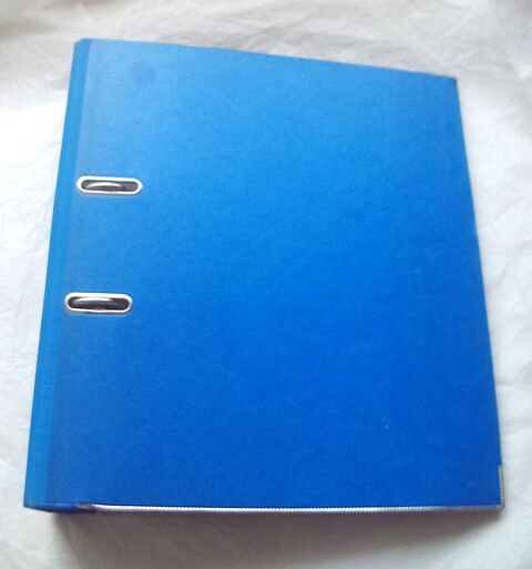 Classeur � levier bleu - coin m�tal 1 Villeurbanne (69)