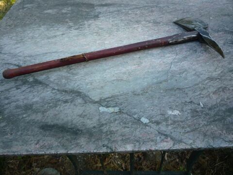 OUTIL ANCIEN, ANCIENNE HACHE DE POMPIER
100 Castres (81)
