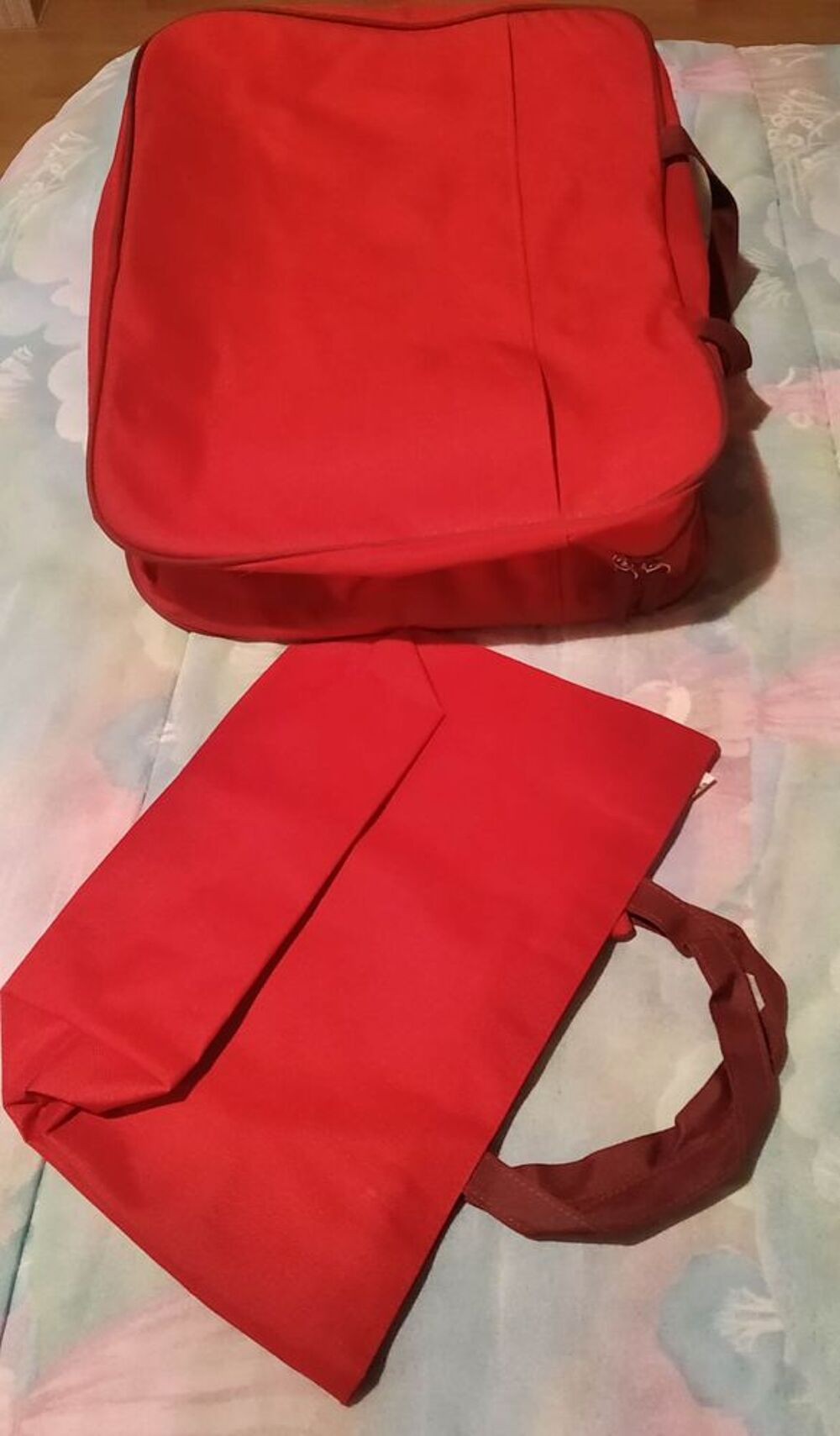 lot valise/sacs neufs rouge &quot;Atlas&quot; Maroquinerie