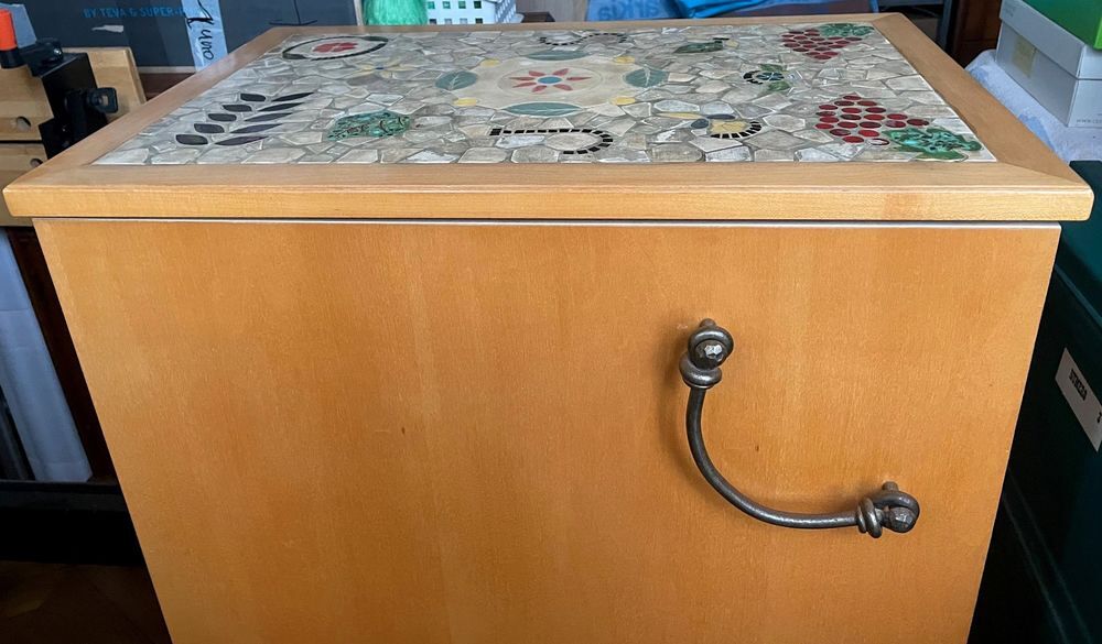 Meuble neuf plateau en mosa&iuml;que fait main par artiste Meubles