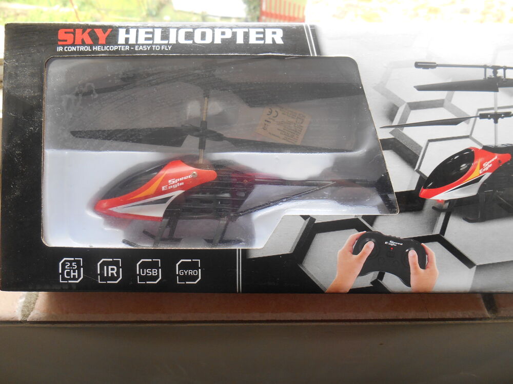 H&eacute;licopt&egrave;re radiocommand&eacute; neuf Jeux / jouets