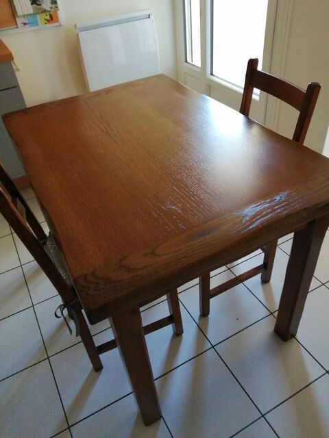 Table bois couleur chêne clair + 6 chaises Soissons (02)
