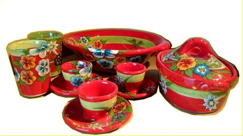 Poterie rouge thèmes fleurs , saladier , tasses , coquetier 105 Saint-Pôtan (22)