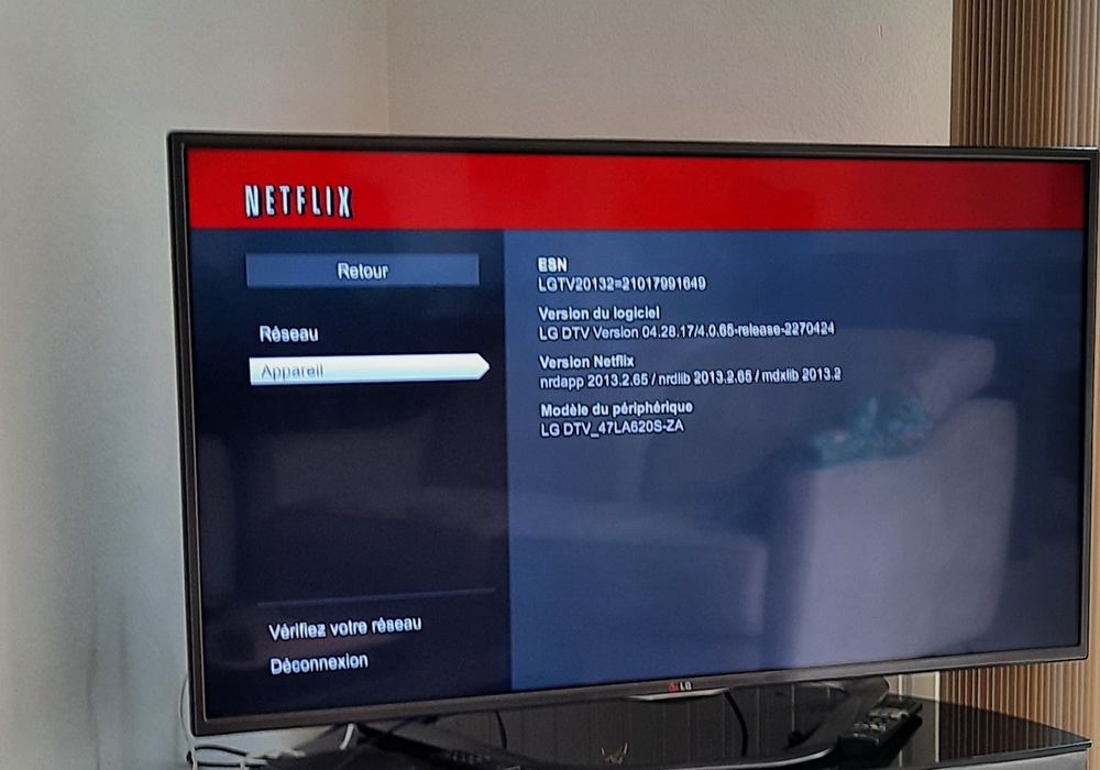 T&eacute;l&eacute;viseur LG &eacute;cran plat Led 47 pouces (109 cm)
Photos/Video/TV